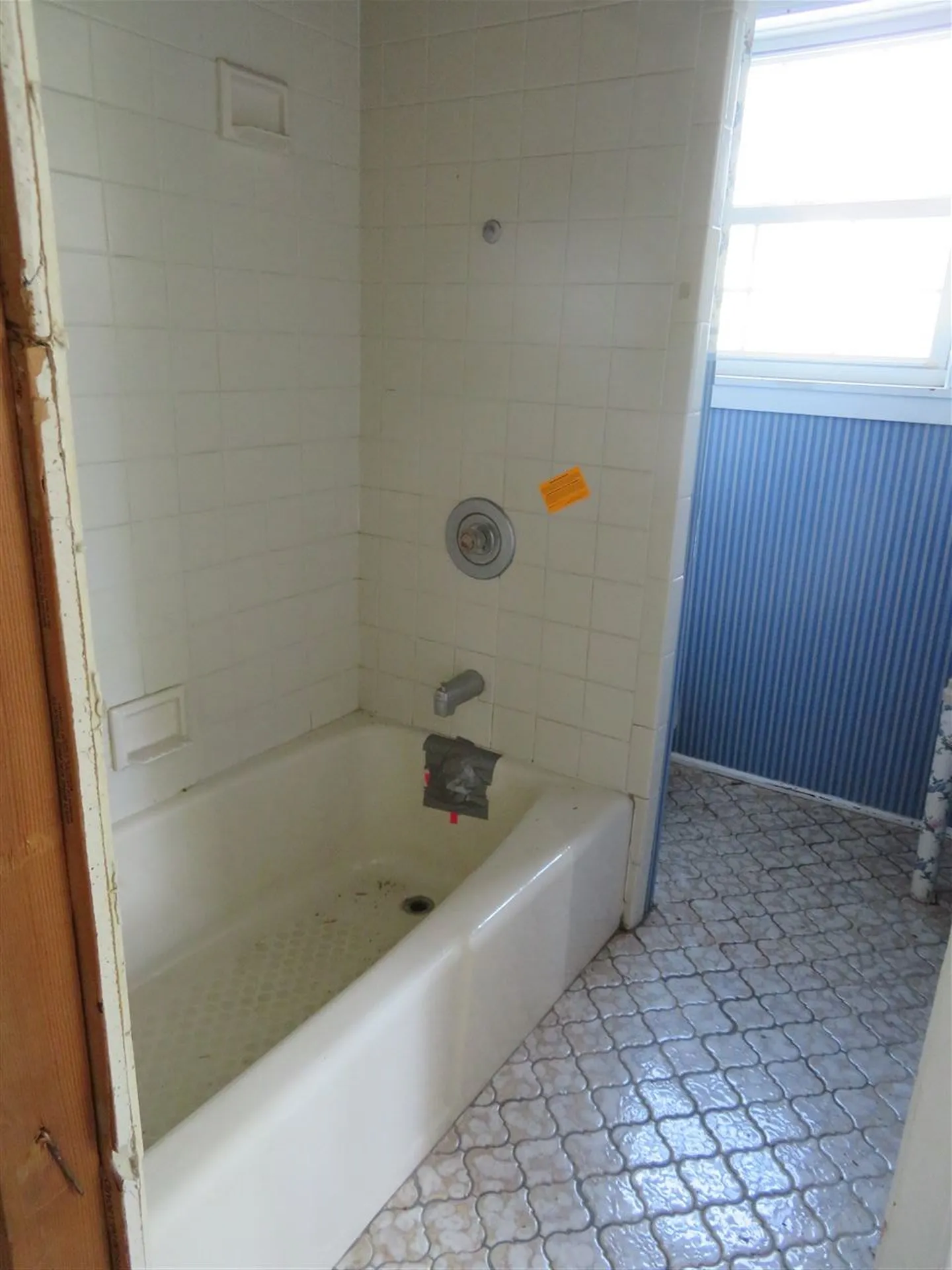 84a Main Street Kingston NH 03848
