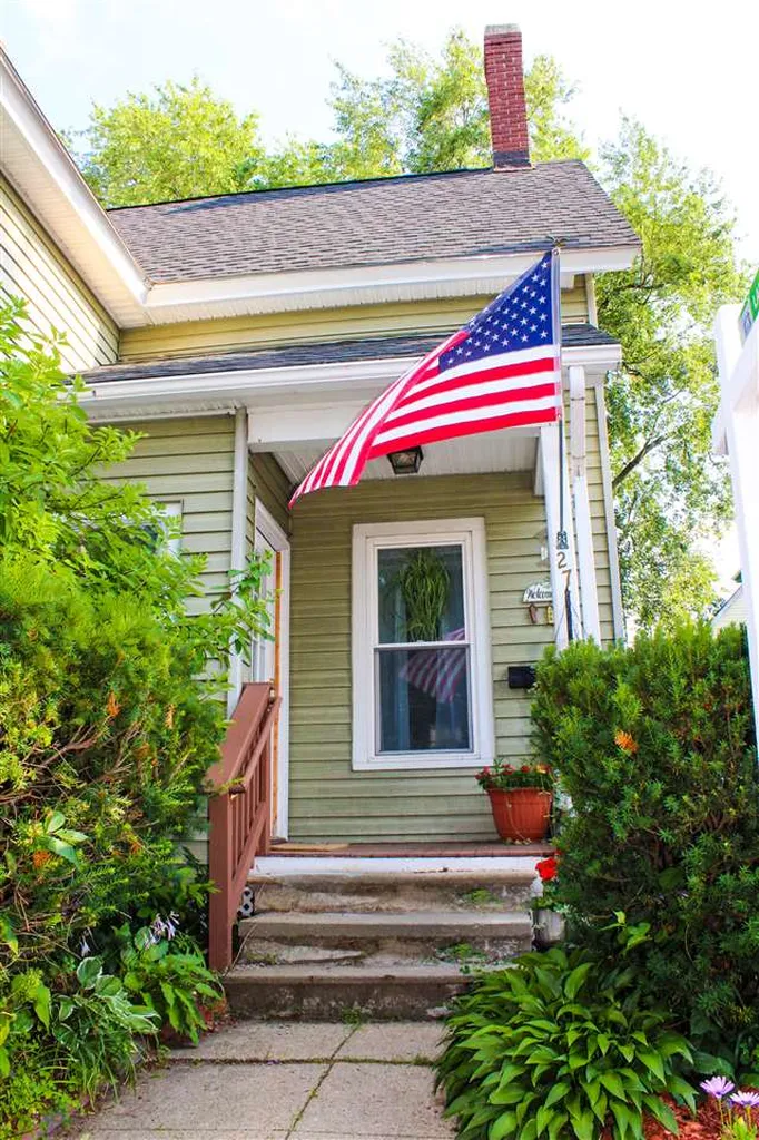 27 Sterling Avenue Manchester NH 03103