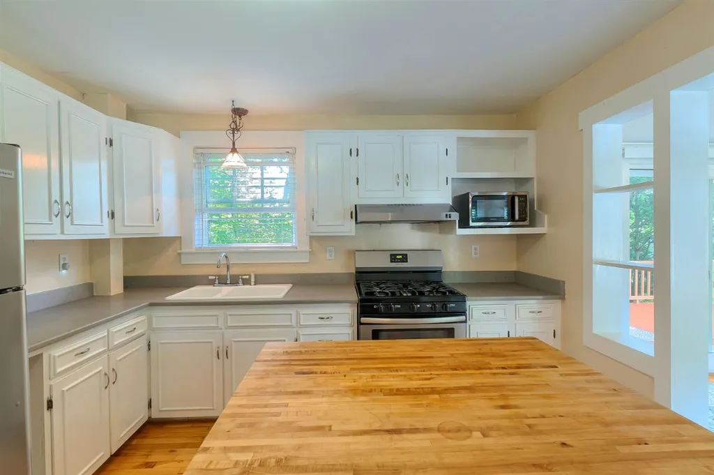 492 Broad Street Nashua NH 03063