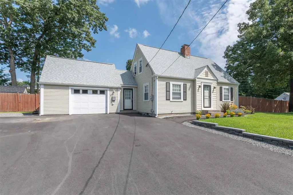 8 Haverhill Street Hudson NH 03051