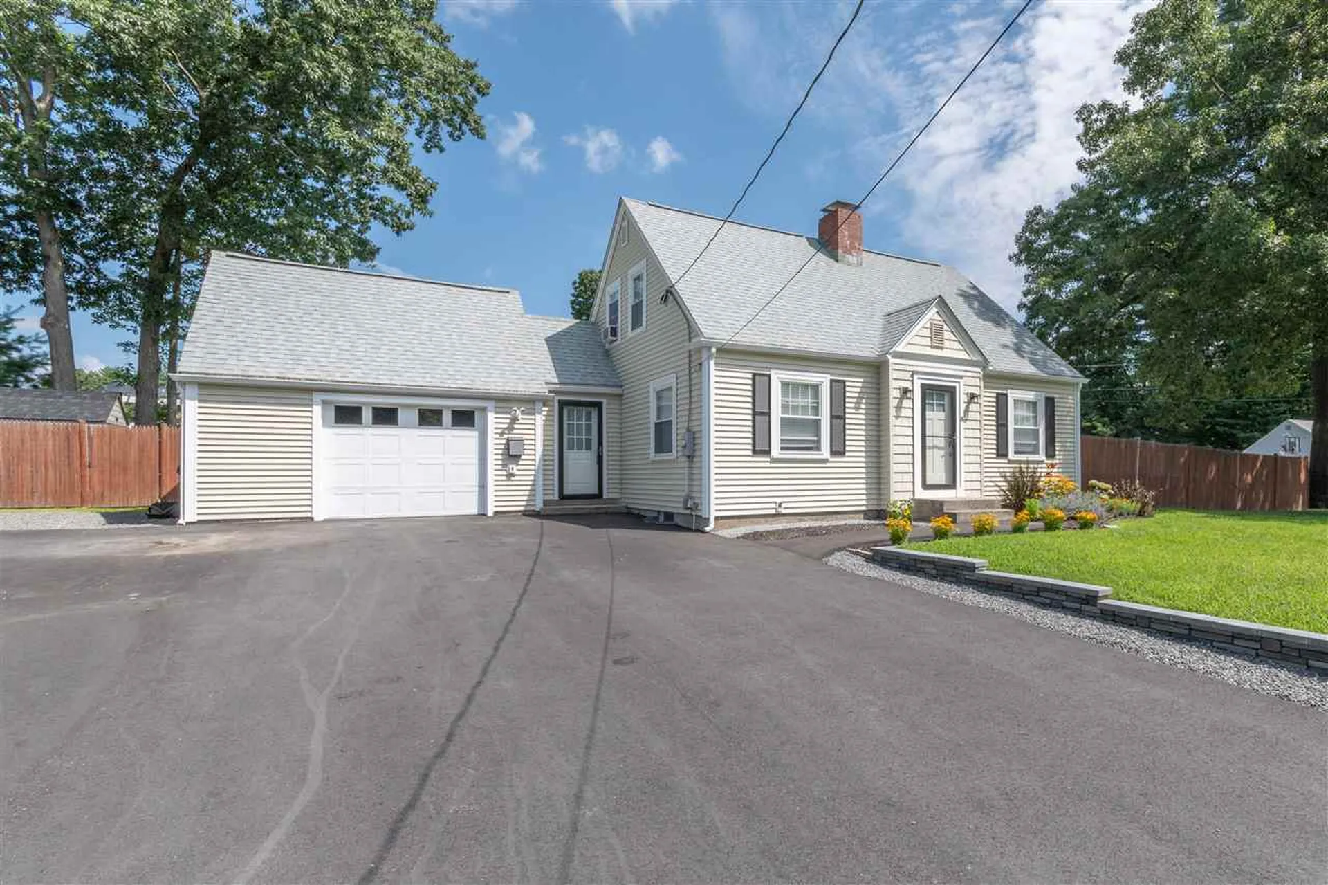 8 Haverhill Street Hudson NH 03051