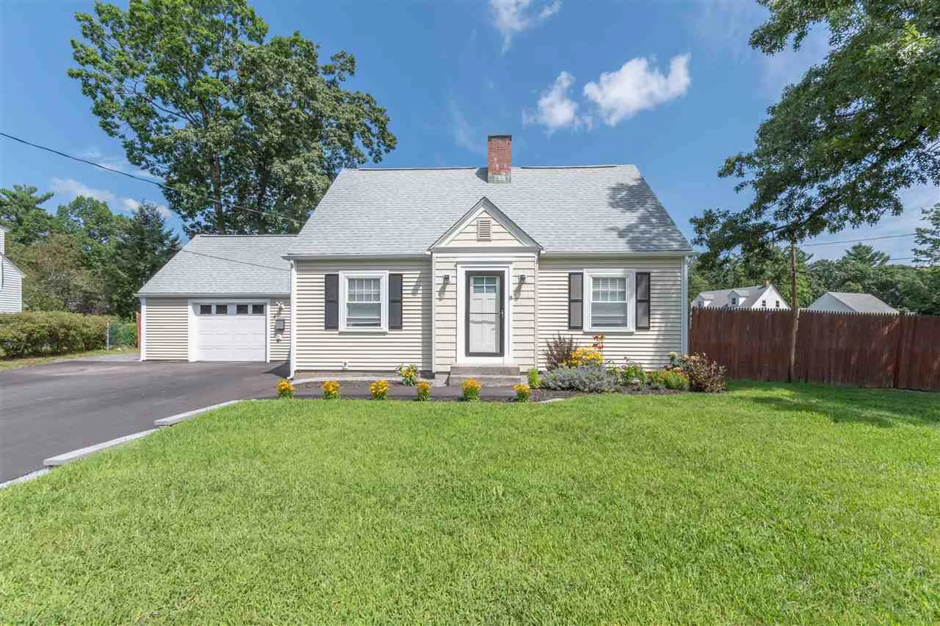 8 Haverhill Street Hudson NH 03051