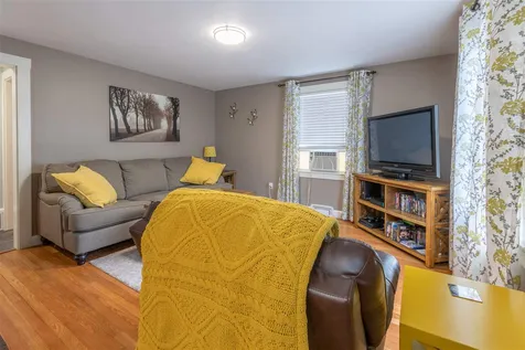 8 Haverhill Street Hudson NH 03051