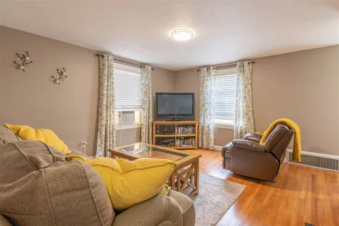 8 Haverhill Street Hudson NH 03051