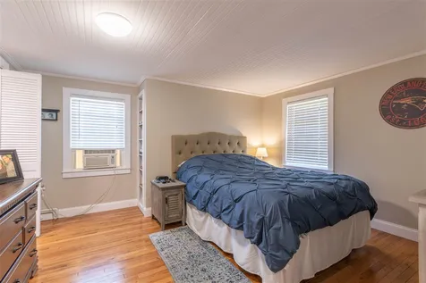 8 Haverhill Street Hudson NH 03051