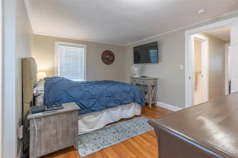 8 Haverhill Street Hudson NH 03051