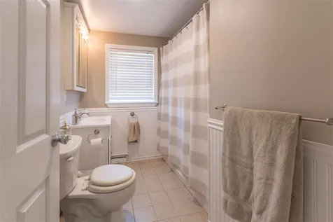 8 Haverhill Street Hudson NH 03051