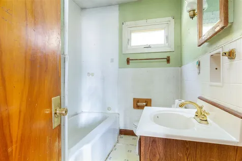 72 Loaldo Drive Burlington VT 05408