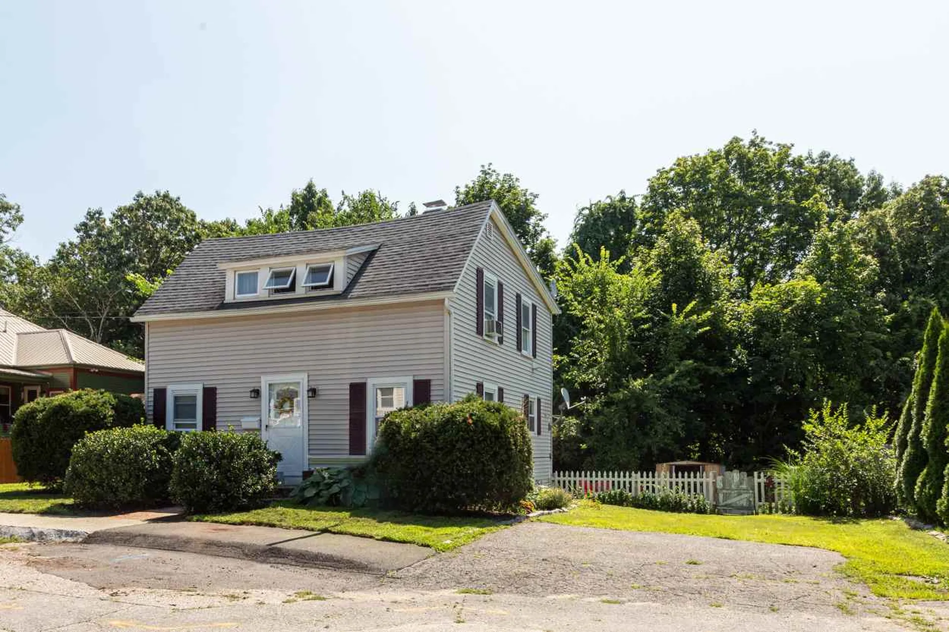 24 Chautauqua Avenue Nashua NH 03064