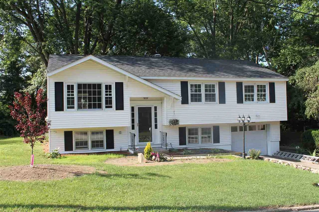 127 Shore Drive Nashua NH 03062