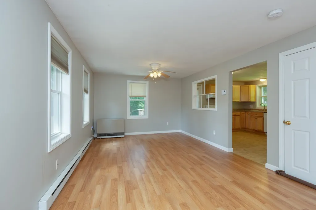 52 Noyes Road Londonderry NH 03053