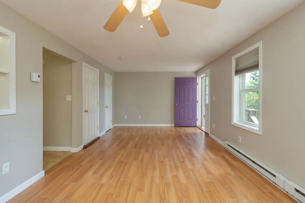 52 Noyes Road Londonderry NH 03053