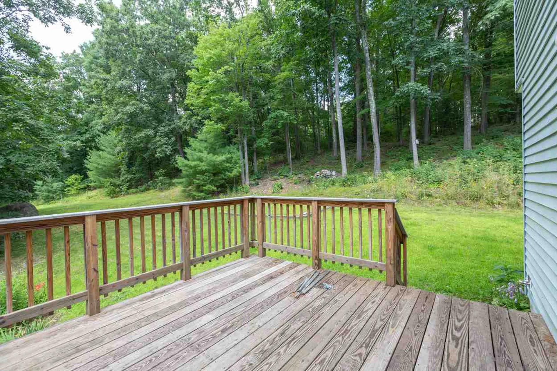 52 Noyes Road Londonderry NH 03053