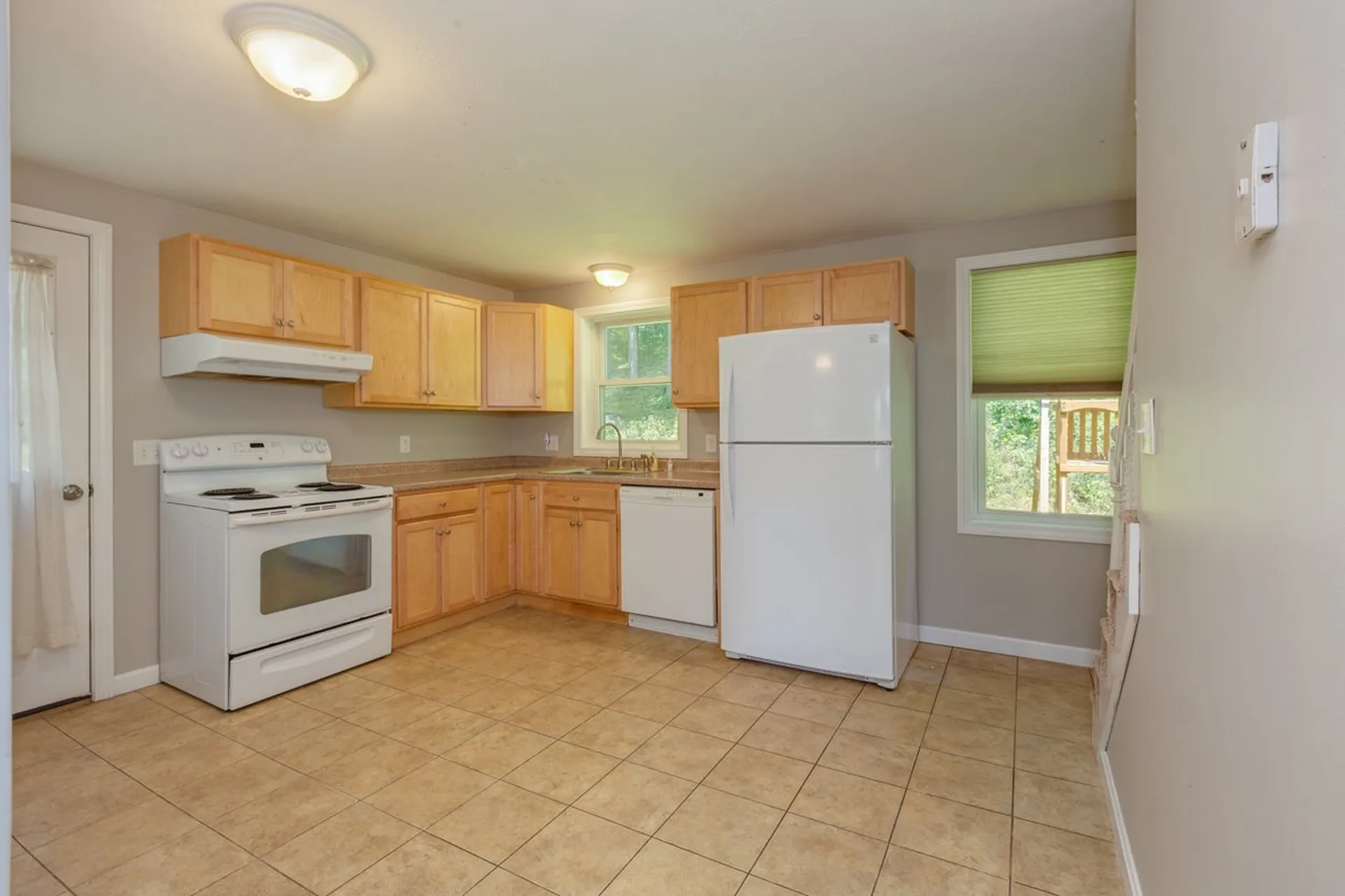 52 Noyes Road Londonderry NH 03053