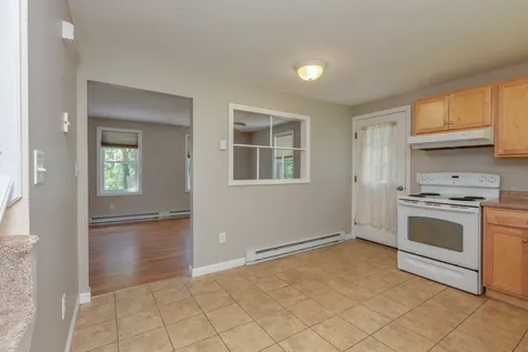 52 Noyes Road Londonderry NH 03053