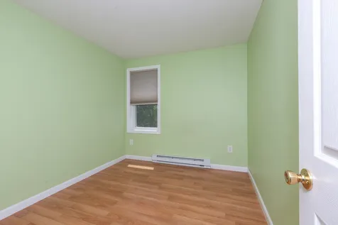 52 Noyes Road Londonderry NH 03053