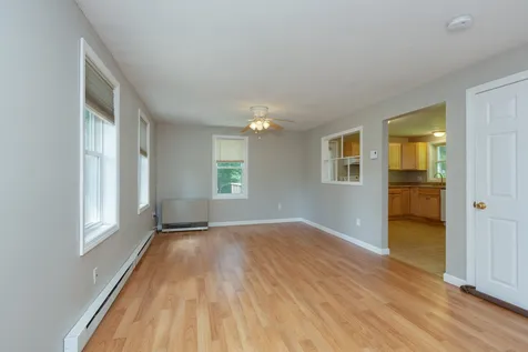 52 Noyes Road Londonderry NH 03053
