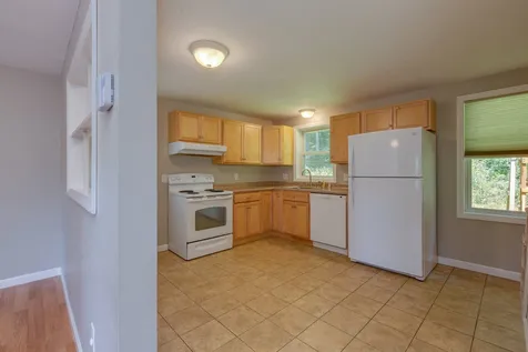 52 Noyes Road Londonderry NH 03053
