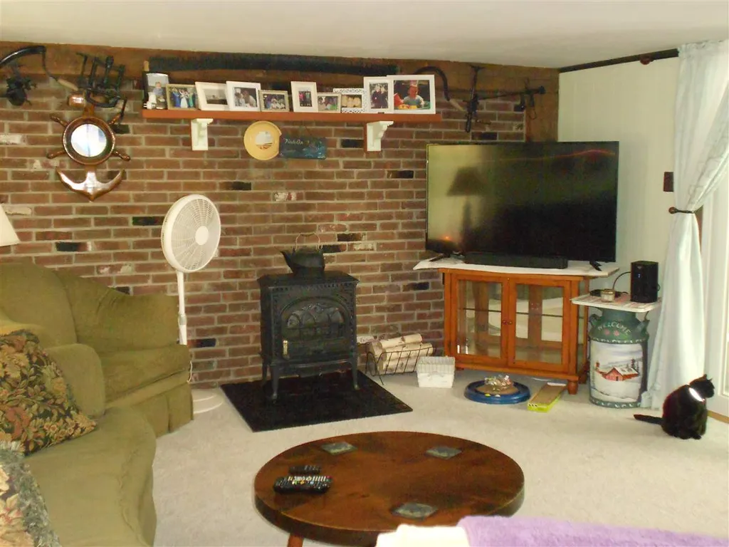 23 Riverside Drive Alton NH 03809