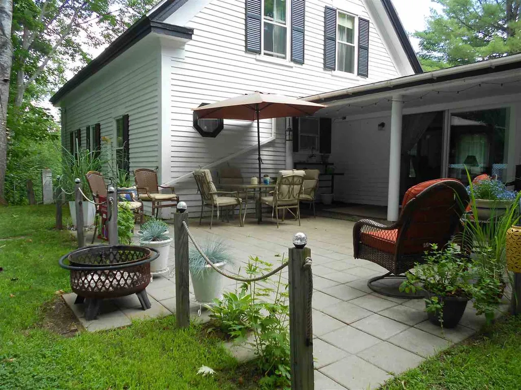 23 Riverside Drive Alton NH 03809