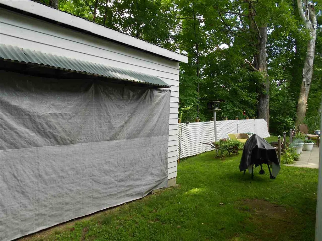 23 Riverside Drive Alton NH 03809