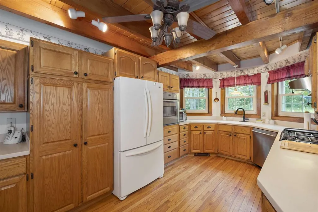225 Pine River Path Effingham NH 03882