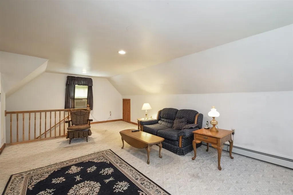 225 Pine River Path Effingham NH 03882