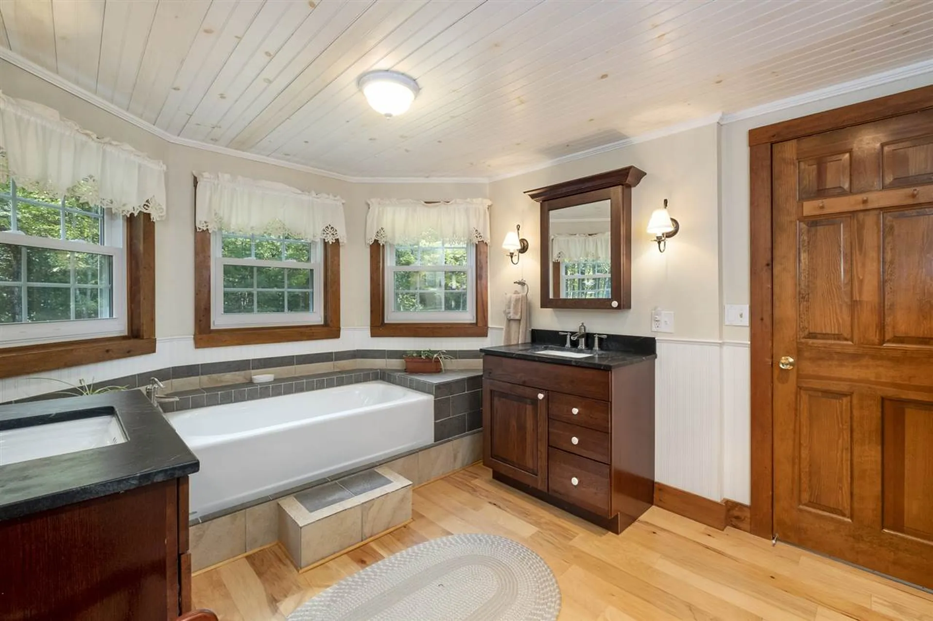 225 Pine River Path Effingham NH 03882