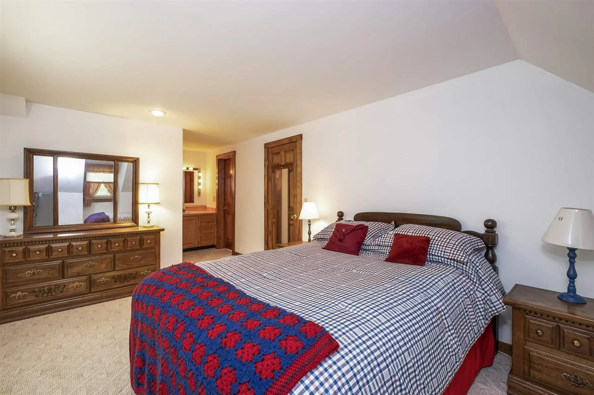 225 Pine River Path Effingham NH 03882