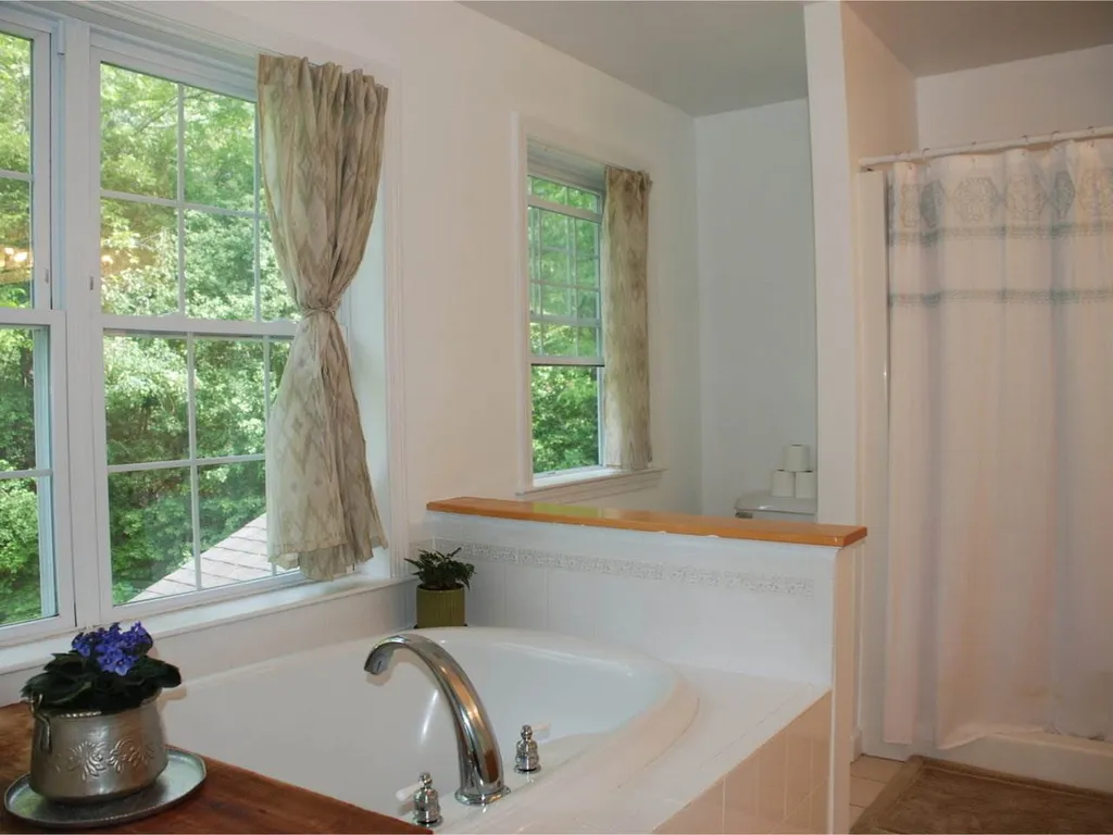 180 Stonegate Lane Shelburne VT 05482