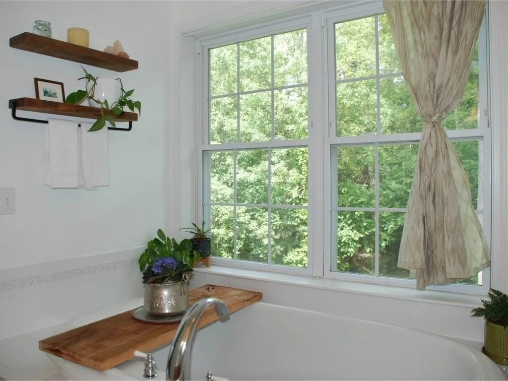 180 Stonegate Lane Shelburne VT 05482