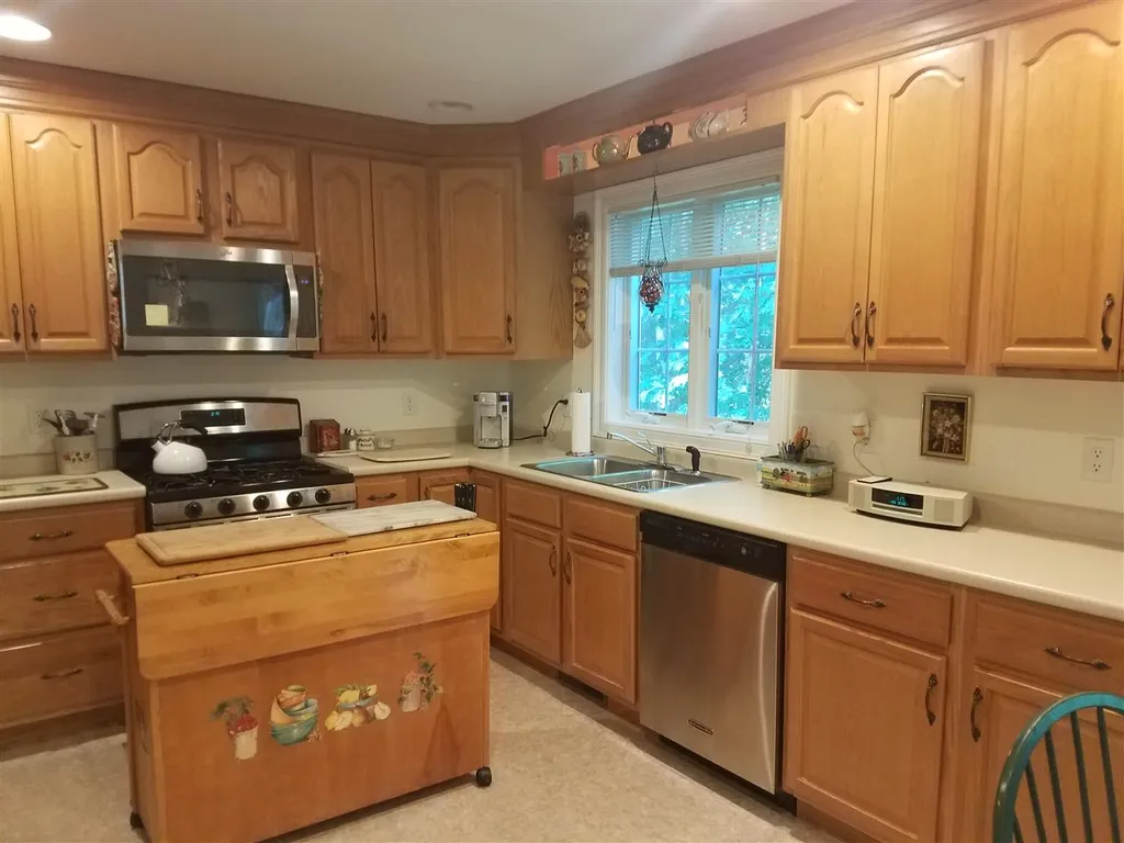 10 Mountain View Court Keene NH 03431