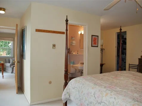 76 Sunset Cliff Road Burlington VT 05408
