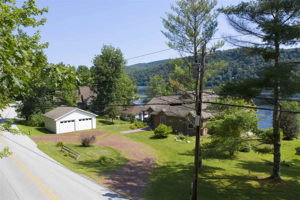 560 West Lake Road Wells VT 05774