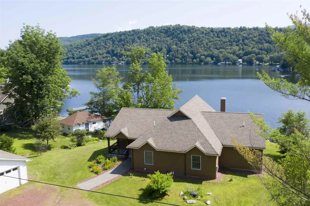 560 West Lake Road Wells VT 05774