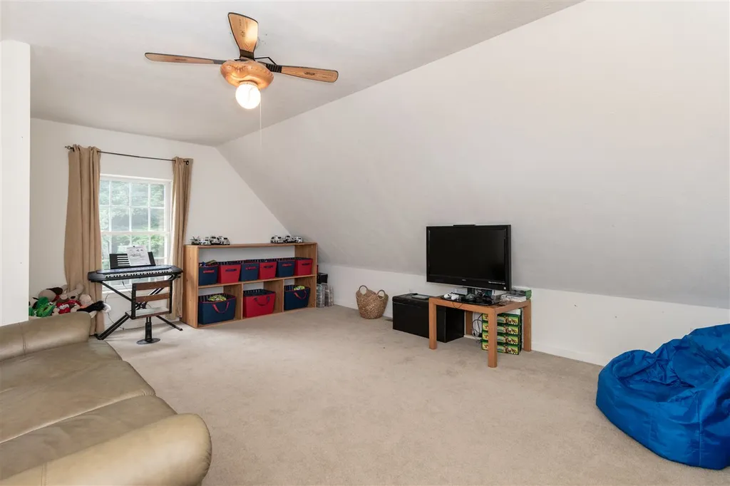 20 Lockes Corner Road Alton NH 03809