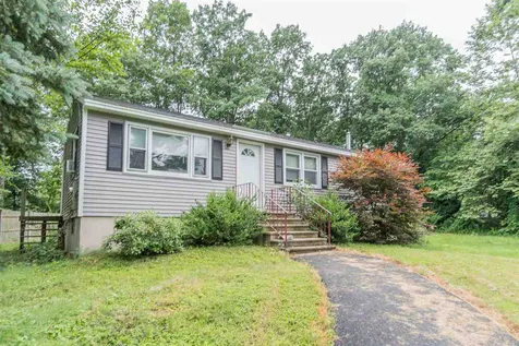 11 Olesen Road Derry NH 03038
