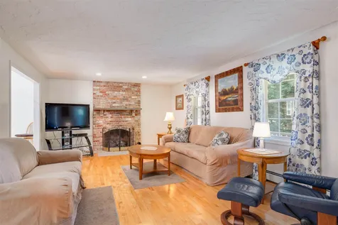 5 Durgin Drive Newton NH 03858