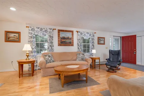 5 Durgin Drive Newton NH 03858