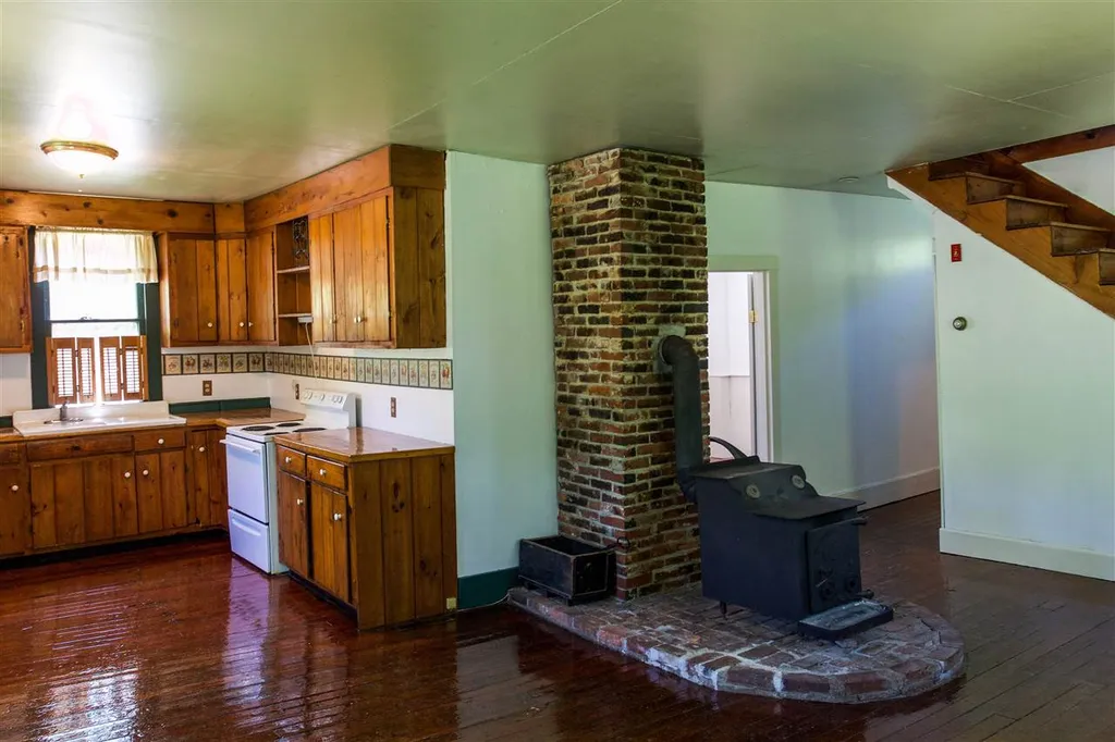 1024 Parker Mountain Road Strafford NH 03884