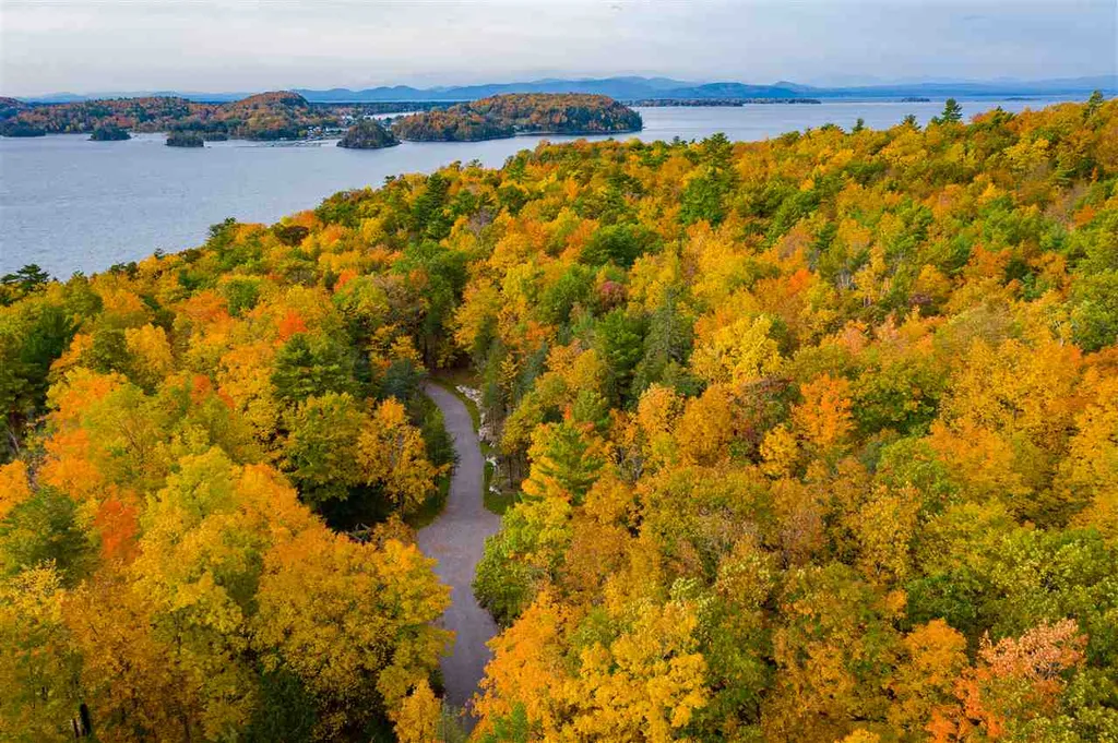 8 Lost Cove Colchester VT 05446