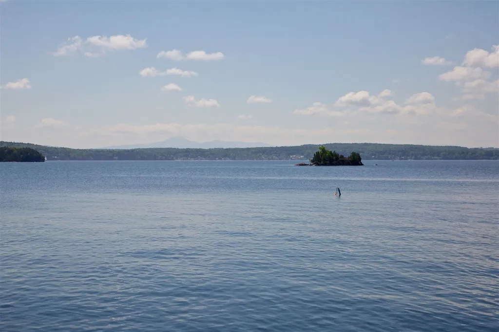 8 Lost Cove Colchester VT 05446