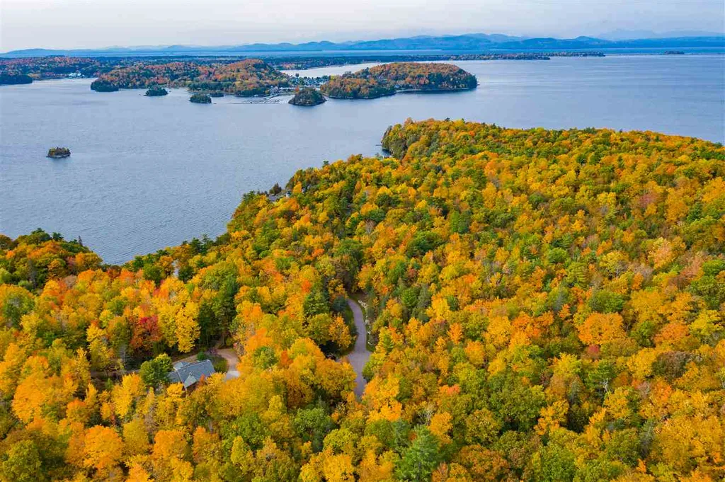8 Lost Cove Colchester VT 05446