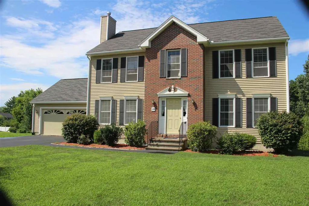28 Majestic Avenue Nashua NH 03063