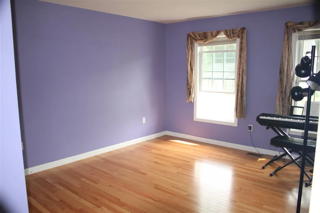 28 Majestic Avenue Nashua NH 03063