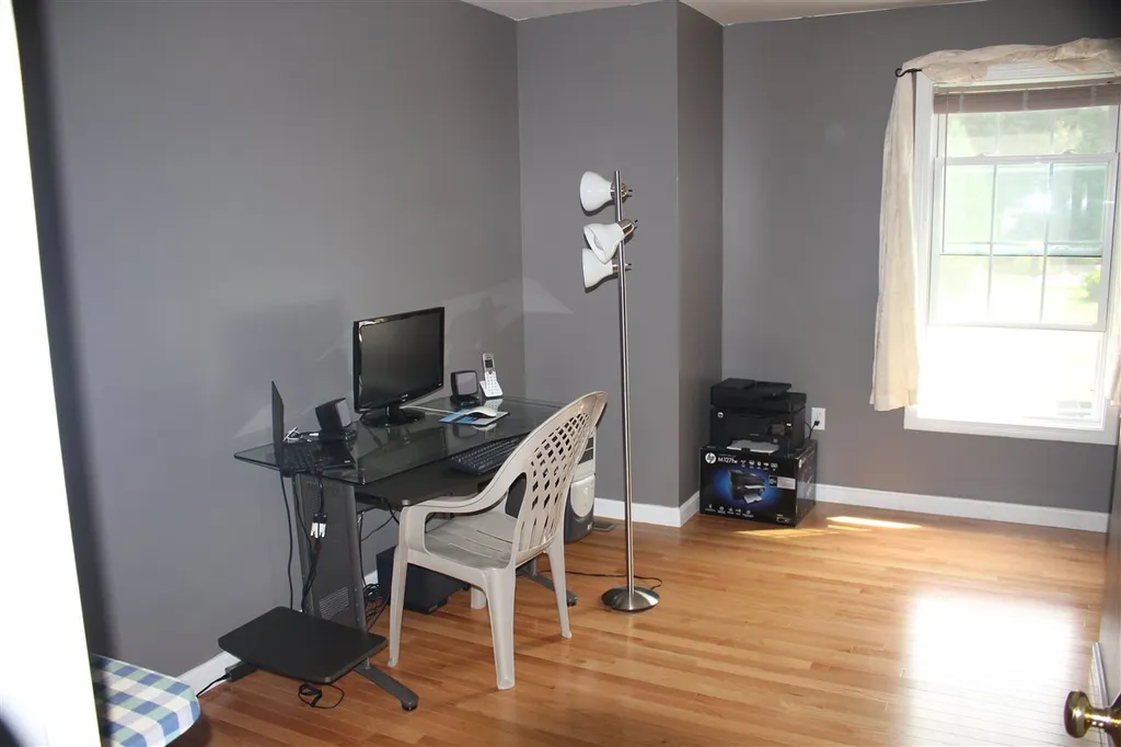 28 Majestic Avenue Nashua NH 03063