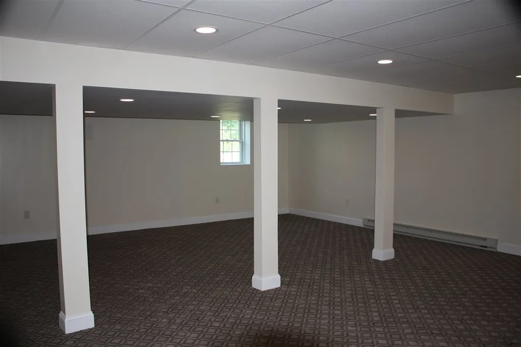28 Majestic Avenue Nashua NH 03063