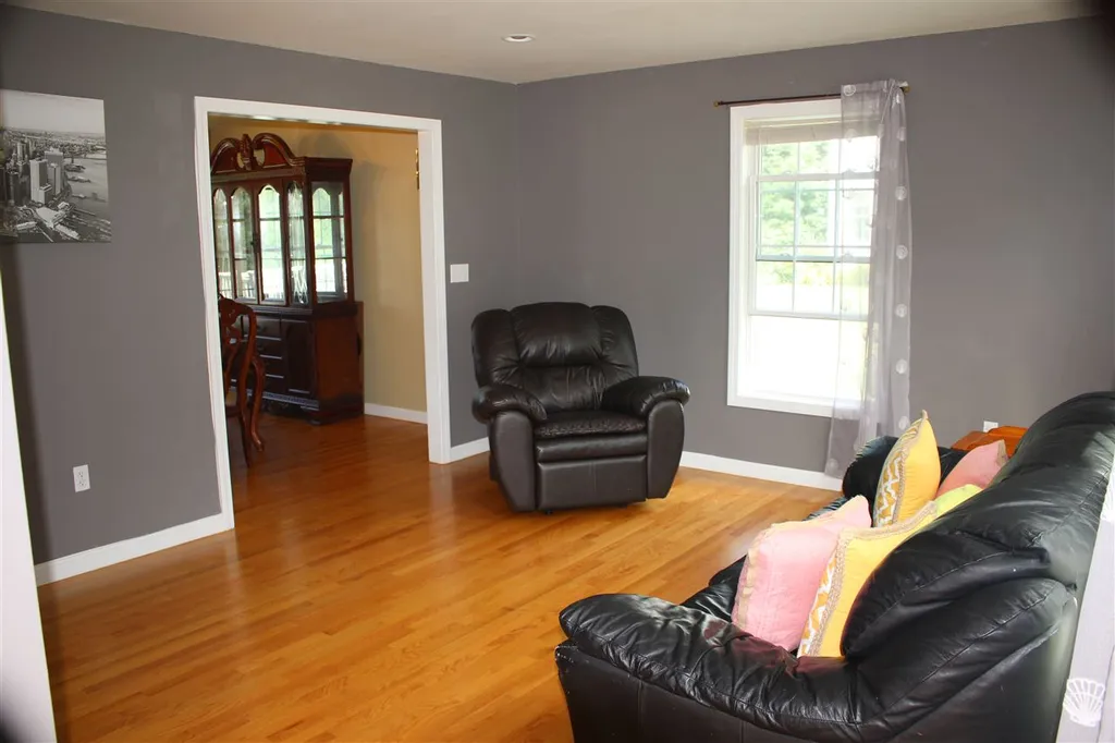 28 Majestic Avenue Nashua NH 03063