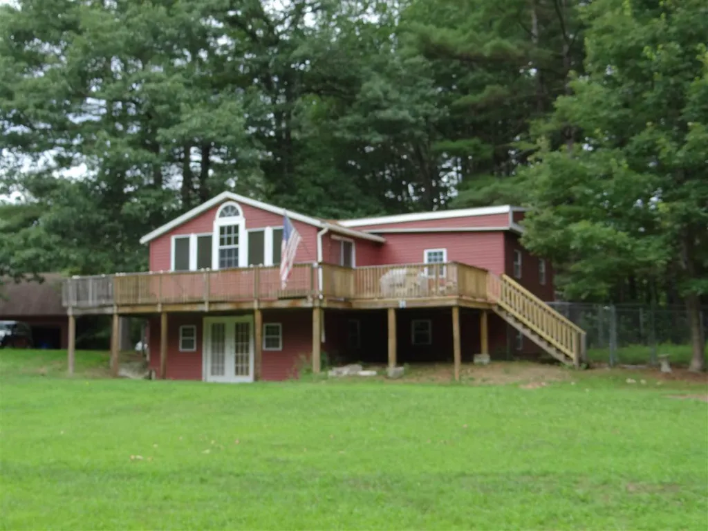 31 North Shore Road Sandown NH 03873