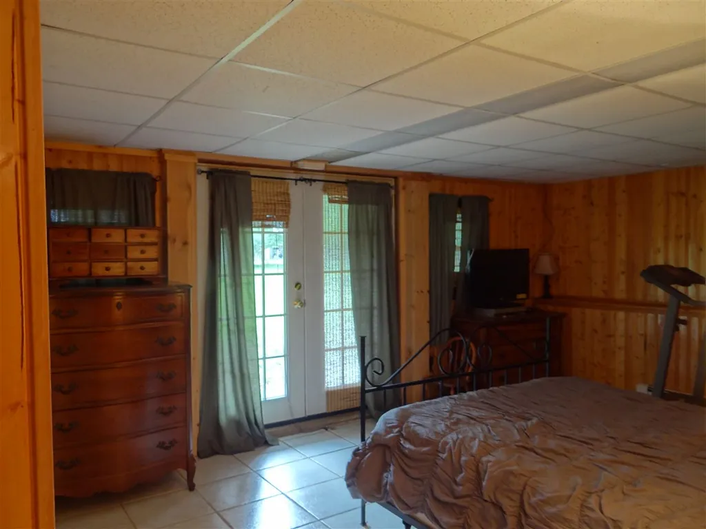 31 North Shore Road Sandown NH 03873